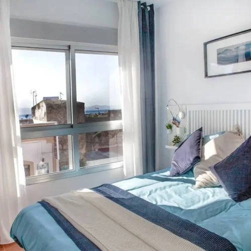 Apartamento en Tarifa con vistas al estrecho, ideal para unas vacaciones tranquilas y cómodas.